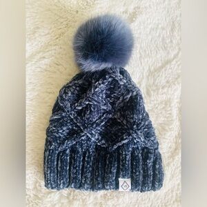 Vera Bradley Chenille Chunky Cable Knit Blue Beanie w/Faux Fur Pom